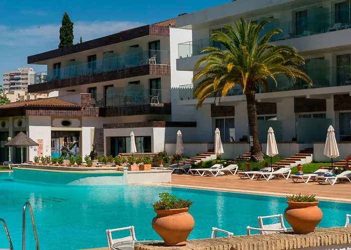 فندق جيريز آند سبا فندق