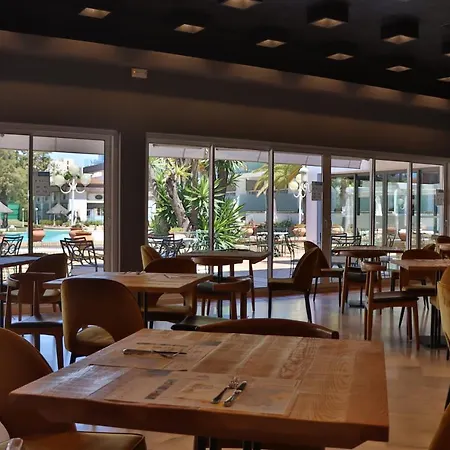Otel Jerez & 4*