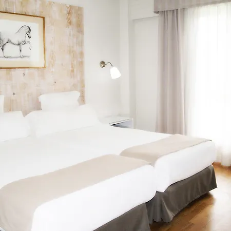 Jerez Aq35 Готель 4*