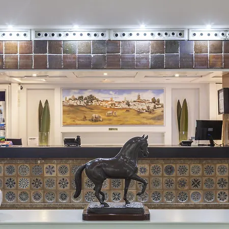 Отель Jerez & 4*